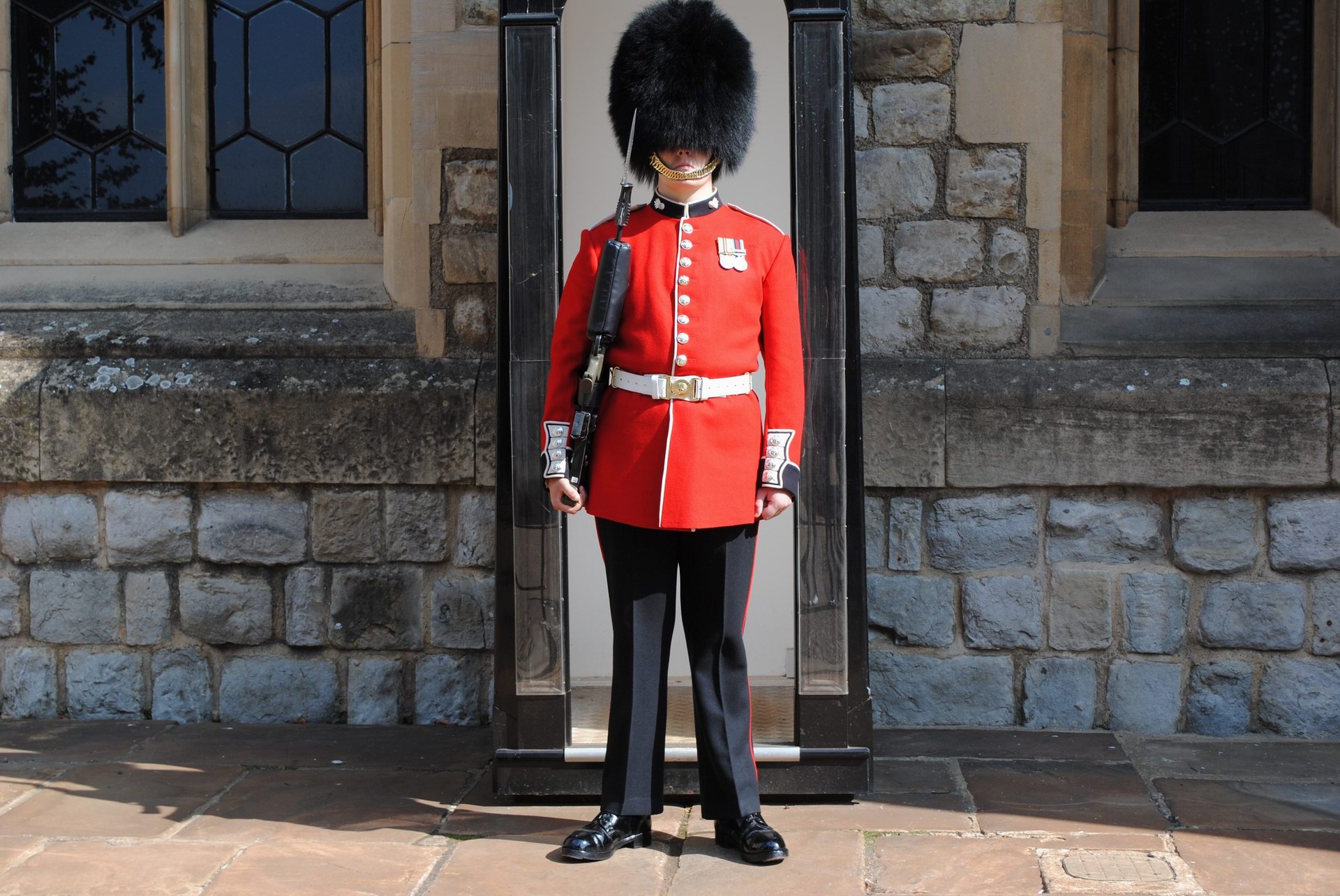 A static, fast, secure and easy to deploy Buckingham's guard